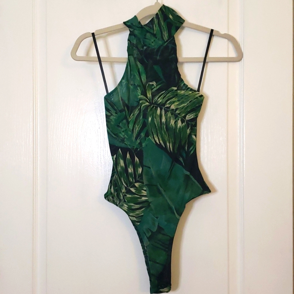 NWT JLUX Label Jungle mesh halter SML